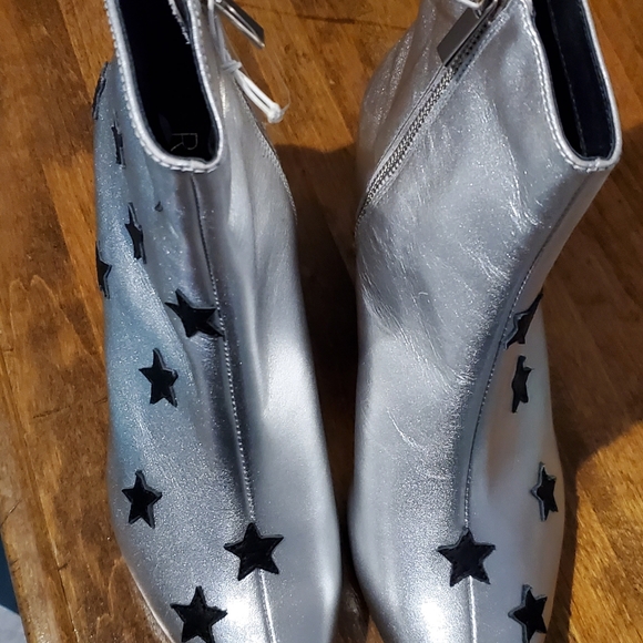 Raye silver black stars boots size 9 - Picture 5 of 7